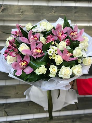 Букет цветов из: Розы и Хризантемы в Пестрецы